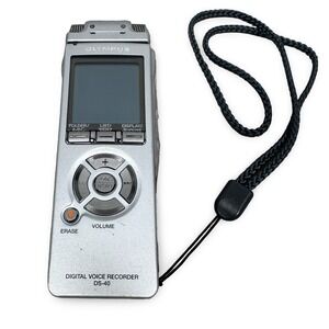 Olympus DS-40 Digital Voice Recorder Silver Handheld Stereo Detachable Mic